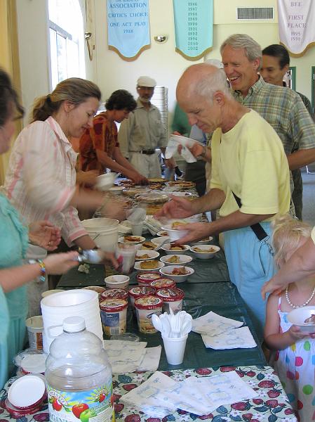 GGNews_0203.JPG - A delicious selection of fruit pies and ice cream were served  to over 150 guests in Fairfield, Iowa.