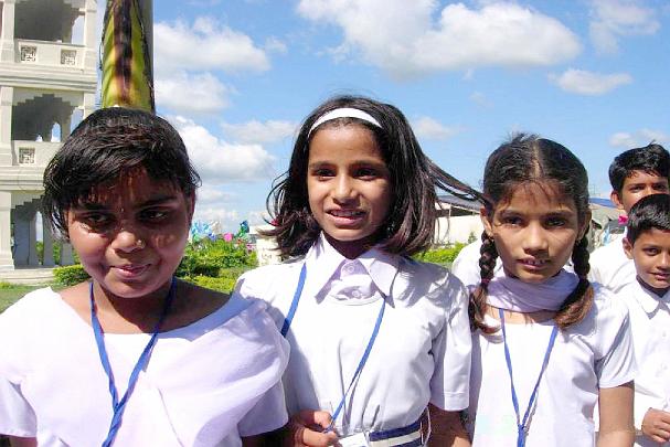 46.jpg - Enthusiastic students at the Maharishi Centre for Educational Excellence in Bhopal, India