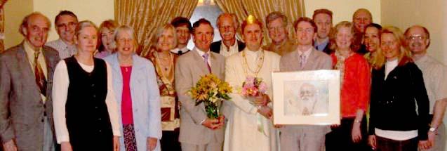 14Victoria.jpg - Victoria, British Columbia: Tour members were hosted in Victoria by Drs Don and Katy McCarthy, lead by Drs Garry Foster and Helen Foster-Grimmett, Michael Con, Jenica Waymen,  Joe Truscott and Ginny Lovick.