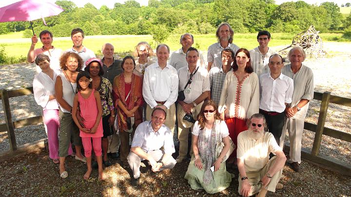 FM30.jpg - 7 May 2009Tour members of land at the Brahma-Sthan, geographic centre, of France, greatly enjoyed the beauty and silence.