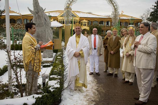 12-jan-2009--8065-2.jpg - Maharaja Adhiraj Rajaraam prepares to raise the flag of the Global Country of World Peace, on 12 January 2009, on the grounds of the International Capital of the Global Country of World Peace at MERU, The Netherlands. Maharaja is joined by Dr Bevan Morris, Prime Minister of the Global Country of World Peace, Raja Michael Dillbeck and Dr Susan Dillbeck, Raja Paul Potter, and Teachers of Transcendental Meditation from around the world.