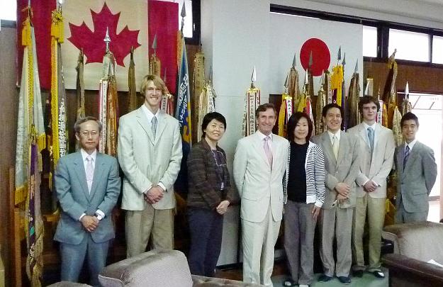 042.jpg - The tour members met with the chief officials and guidance counselors of a school in Tokyo with a prestigious sister school in Canada. A letter of intent was signed for introducing Consciousness-Based Education to the school.