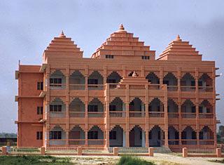 IGS-India.jpg - India: Maharishi Vidya Mandir school.