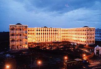 MCEE-India.jpg - India: Maharishi Centre for Educational Excellence campus consists of seven buildings built according to the principles of Maharishi Sthapatya Veda.