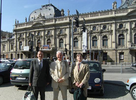 Poland-5.jpg - An example of the great and prosperous heritage in Lodz as a backdrop to Raja Willem, with the National Directors of Poland for the Global Country of World Peace, Andre Mikaelovski, and Andre Barron.