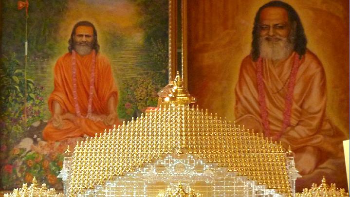 Slide10.jpg - Dr Hartman said, 'Maharishi-ji loved these crystal structures and Mandaps as they seemed to reflect the scintillating intelligence of Nature, expressing the sparkling brilliance of Mother Divine,' Dr Hartmann said.