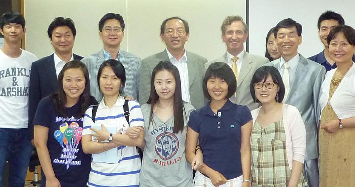 079.jpg - Bright leaders and chief supporters of the Maharishi's Transcendental Meditation Movement in South Korea.