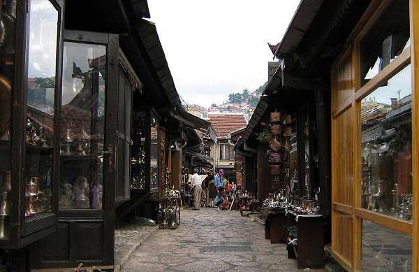 26-Bazar-a-Sarajevo.jpg - Old town of Sarajevo, designed in the Ottoman-Turkish style.