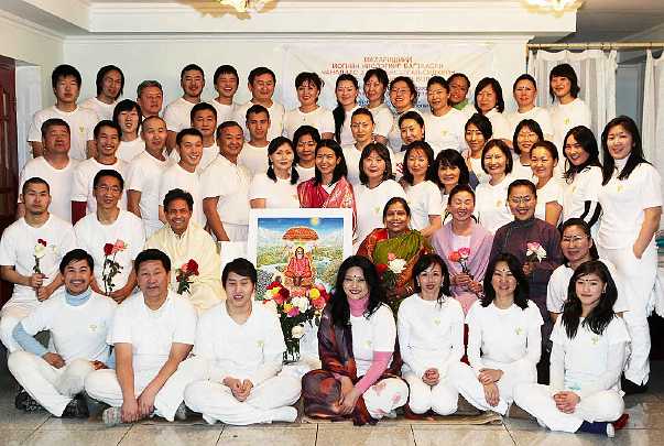 01_Mongolia_05.jpg - Mongolia: The large course teaching the Transcendental Meditation Sidhi Programme was very blissful.