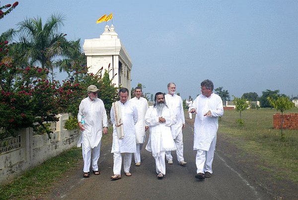 Visit-to-AdminBhopal.jpg - Dr Girish Varma gave the delegation a tour of the Administrative Center in Bhopal. It is one of the Maharishi Vidya Mandir Schools throughout India, with over 100,000 students.