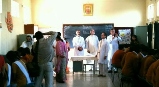 class.jpg - The delegates visit a computer science class in Bhopal, India at the Maharishi Vidya Mandir School.