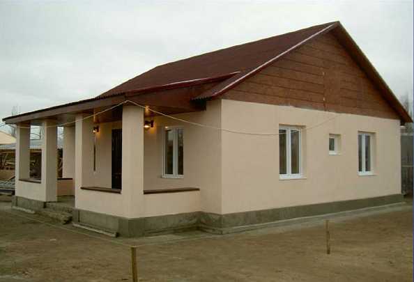 Slide25.jpg - The finish on this house is cement.