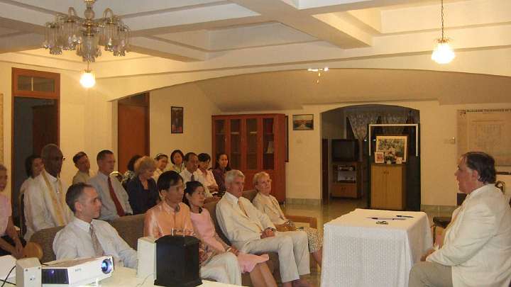 GFC-Thailand-(44).jpg - Prime Minister Morris holds an organizational meeting with Global Country administrators and faculty at Rajapark College, established by Raja Vikram in Bangkok. The beautiful six story structure is built according to the principles of Maharishi Sthapatya Veda.