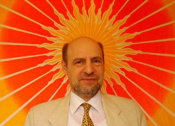 002-Dr-Albert-Baruh.jpg - Dr Albert Baruh, National Director of Turkey, gave an inspiring report of activities and successes in his country during the Guru Purnima Celebration in MERU Holland.