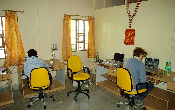 13.jpg - An office used by the Purusha group was well equipped and comfortable. ?It was a delight to be on he other side of the world, but to have the opportunity to continue working on all that had been started. We also had opportunity to train local experts in the internet technology to promote the schools in India,? reported a member of the Purusha team.