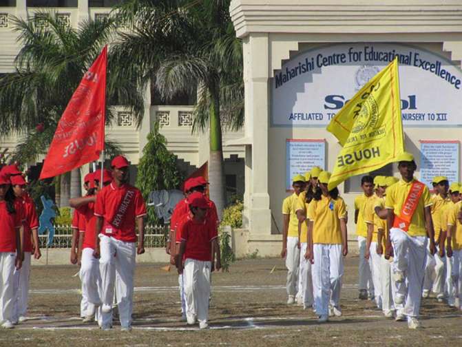 17.jpg - The members of the Purusha team enjoyed the year end celebrations at the Maharsihi Centre for Education Excellence Year. The events included sports, dance, competitions, and marching bands.