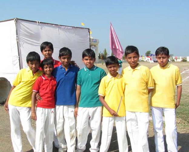 19.jpg - Students of Consciousness-Based Education in India came to Bhopal to celebrate the year end activities and competitions.