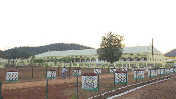12_brahmasthan.jpg - Approaching an assembly hall in the Brahmasthan of India.