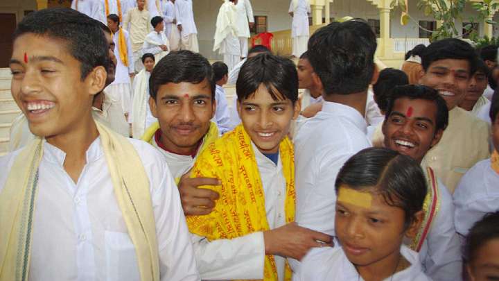 63_pandits.jpg - Courses for supporting Maharishi Vedic Pandits create an influence of invincibility for the individual, the nation and the world.