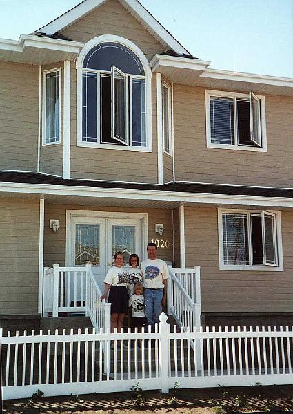 9Edmonton_with_family.jpg