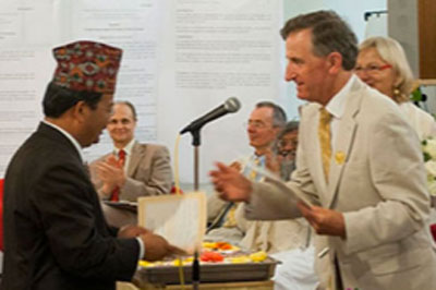 cbe3.jpg - The main Course Leader was Dr Ashley Deans, Global Ambassador for Consciousness-Based Education; former director of Maharishi School of the Age of Enlightenment in Fairfield, IA, USA, for 17 years; and Professor of Education and Physics at Maharishi University of Management USA.