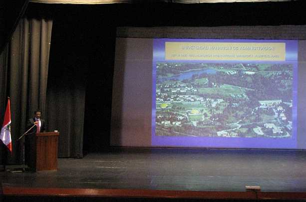 03-Peru.jpg - Event organized by the ministry of education of Peru where 800 teachers received a lecture on Consciousness Based Education by Dr Ortiz.