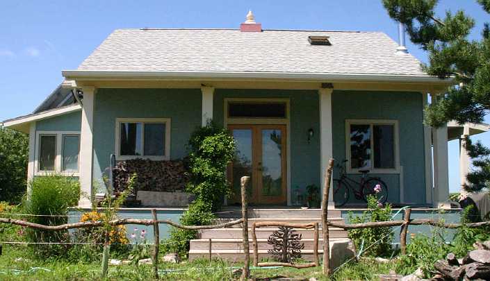 88.jpg - A smaller home in Abundance EcoVillage built by university professors.