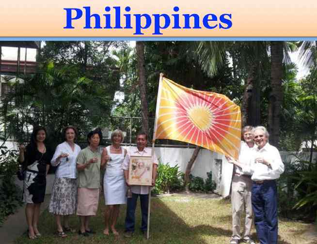 Philippines.jpg - Philippines: Makati City, Manilla residents raisef the flag of the Global Country of World Peace.