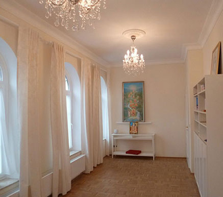 02.jpg - Erfurt, Germany's Maharishi Peace Palace has many features on the ground floor: a large kitchen and dining room, an 82 square metre lecture hall (883 square feet), an office, store, rooms for Yogic flying, and for teaching Transcendental Meditation.