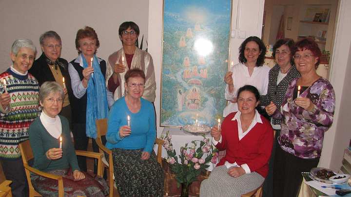 Israel-1.jpg - Israel : One-day knowledge course on art and music; each lady gave her blessings and made a blissful wish.