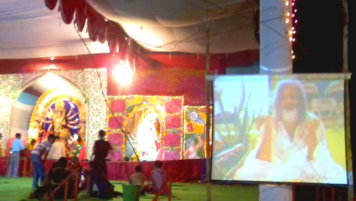 12.jpg - Maharishi Nagar, Uttar Pradesh: During the Navaratri Celebrations a video presentation featuring Maharishi Mahesh Yogi played daily to large public audiences and inspired hundred of ladies to begin the Transcendental Meditation Programme.