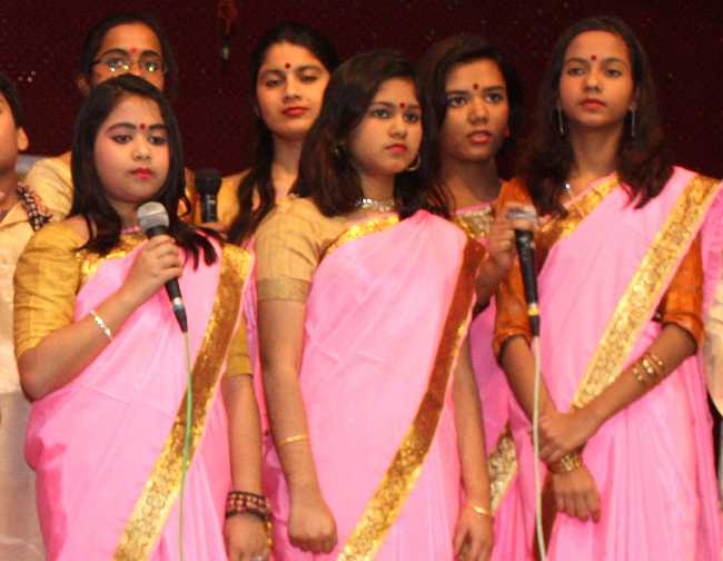 India_33.jpg - 3 July 2012 reportKolkata: Sudents' science exhibit during the 'Explore 2012' presentations.