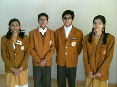 Bhopal-students.jpg - The delegates enjoyed the opportunity to speak with many of the students in Bhopal at the Maharishi Vidya Mandir School.