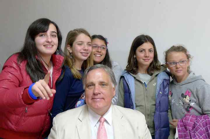 Italy-135.jpg - All the school children wanted to have their picture taken with Dr Morris.