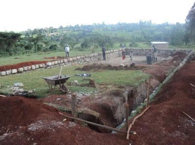 kenya5.jpg - The first step in the construction process was laying the foundation with stones from a local quarry. This ideal stone foundation ensured that the building will stand for many years as a lighthouse of knowledge and coherence for the people of Nandi Hills.