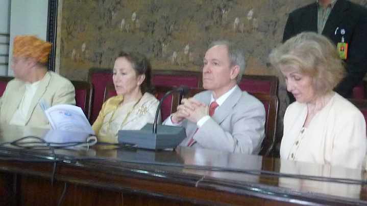 02.jpg - Raja Kingsley, Mother of the Domain Leslie, Raja Dillbeck, and Dr Susie Dillbeck, in the grand meeting hall of the Nepali Presidential building. Each of the 30 delegates from the Global Country of World Peace spoke briefly about one of Maharishi?s programmes and what it could offer Nepal.