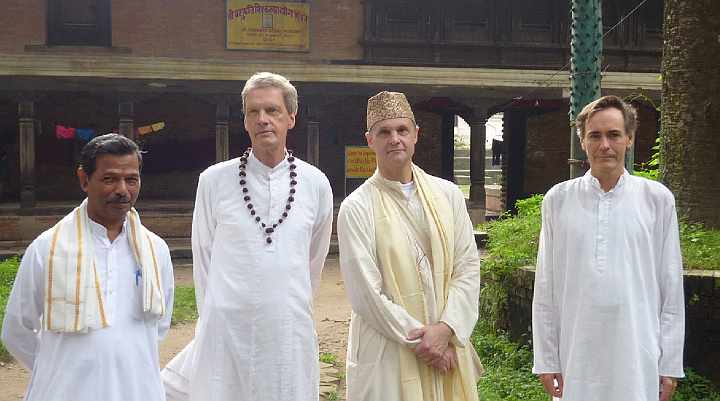 21.jpg - Dr Bhuvanesh Sharma, Raja Konhaus, Raja Kingsley, and Dr Swan inside temple complex where the Maharishi Vedic Pandits perform Rudrabhishek. Everyone enjoyed the pandits? pure and melodious chanting.