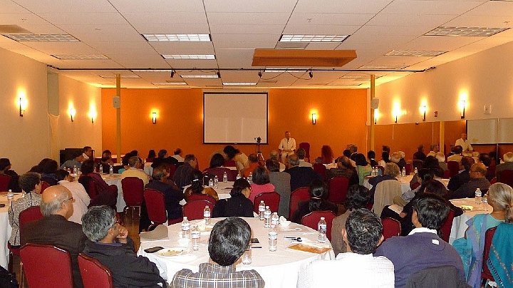 SF2.jpg - About 80 doctors, mainly Indo-American, attended the New Paradigm tour lecture in Milpitas, California.