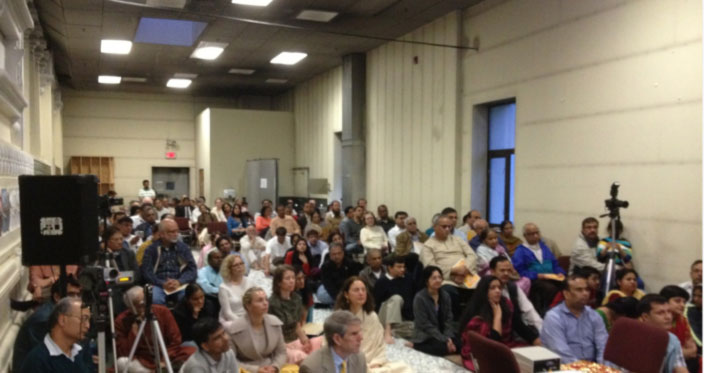 B03.jpg - In Ashland, Massachusetts, located near Boston, an audience of 150, comprised mostly of Indo-Americans, attended Dr Nader?s presentation.