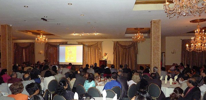 LI01.jpg - The guests at the Long Island dinner expressed a great deal of interest in the original research conducted by medical doctors and scientists that demonstrates the effectiveness of Vedic sounds for creating brain coherence for the treatment of chronic disorders.