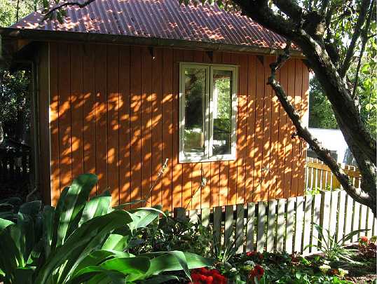 12-MSV-Studio-L-S.jpg - Maharishi Spiritual Capital of New Zealand currently has studio cabins, and blocks of rooms for courses are planned.