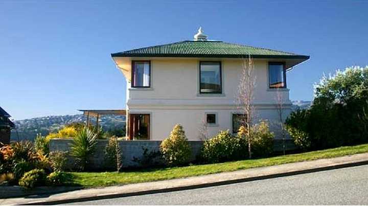 21-SV-Home2.jpg - The first home in Christchurch to be built according to principles of Maharishi Vedic Architecture. The owner has contributed much toward promoting Maharishi Vedic Architecture in New Zealand.