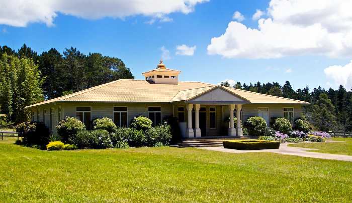 32-MSCONZ.jpg - The central building at the Maharishi Spiritual Capital of New Zealand is the headquarters for Maharihi?s Programmes in New Zealand.  Fifty structures in the country are built according to Maharishi Sthaptaya Veda.