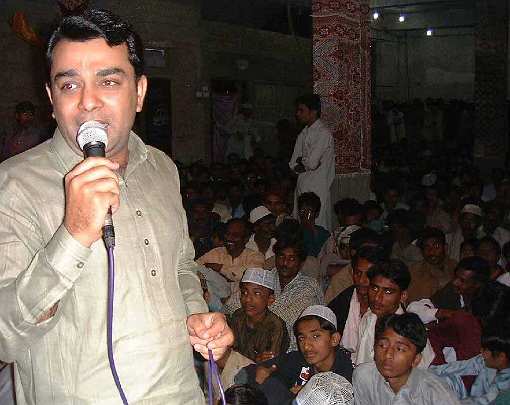 Pakistan-9.jpg - The group of 30 people Dr Kumar taught in his first month of teaching in Pakistan included educators, businessmen, and other professionals.  His talks were most inspirational and plans are going ahead to establish programmes of Consciousness-Based Education in schools.