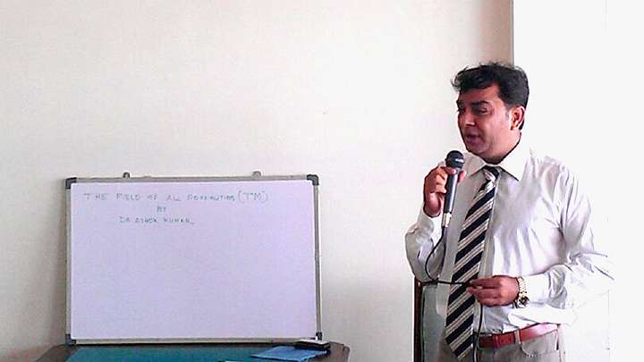 At-Linkers-forum.jpg - At Linkers Forum in Karachi Dr Kumar gave a talk on ?the field of all possibilities,? during which he gave a complete introduction to Transcendental Meditation, which included scientific research studies, diagrams, and charts that validate the vast array of benefits that accrue and transform individual life and society as a whole.