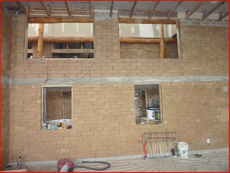 Slide30.jpg - Main classroom looking towards hallway and centre of building. Two large windows at top bring in sunlight from the monitor on the roof.