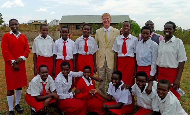 Uganda-GGn-(16).jpg - Joyful students of the Maharishi Girls? Secondary School in Uganda have a bright future to look forward to.