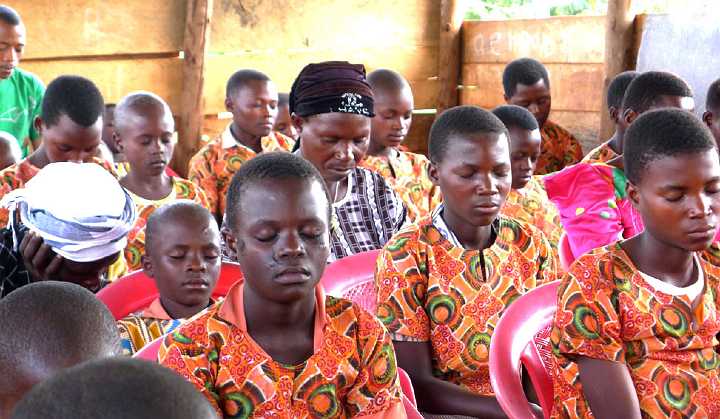 Uganda-GGn-(34).jpg - The children, caregivers, teachers, and guests enjoyed practising Transcendental Meditation together.