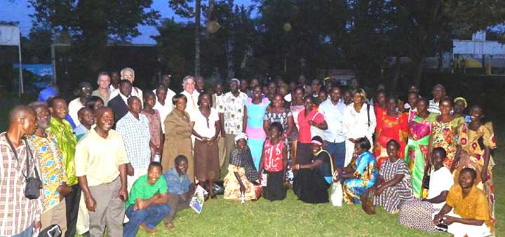 Uganda-GGn-(39).jpg - In Kampala Dr Morris and Dr de Freitas met with many practitioners of Transcendental Meditation from the community. Transcendental Meditation has been taught in Uganda for several decades.