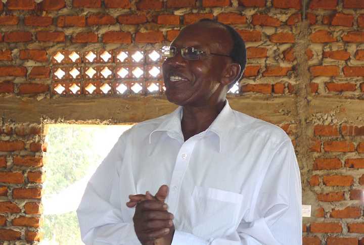 Uganda-GGn-(4).jpg - Teacher of the Transcendental Meditation Programme and Founder/Director of the school is Mr Grant Lusimbo. He also oversaw the construction of the school, built by hand by families in the area.